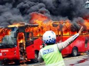 TransJakarta Kembali Bikin Keputusan yang Beratkan Konsumen