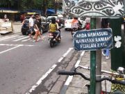 Fasilitas Pejalan Kaki di Jakarta 90 Persen Tak Layak