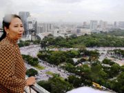 Menteri Rini Terdepak, Fakta atau Gosip?