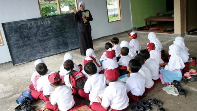 Kebijakan Zonasi dalam Sistem Pendidikan Indonesia Menguntungkan Atau Merugikan