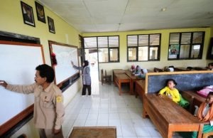 Suasana belajar di di sebuah sekolah di Tajur Cibinong Jawa Barat