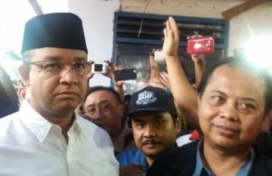 Sidak malam hari Gubernur DKI Jakarta Anies Baswedan di restoran dan tempat hiburan.