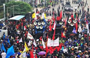 Aksi Unjuk Rasa di Depan Gedung DPR, Senayan Jakarta.