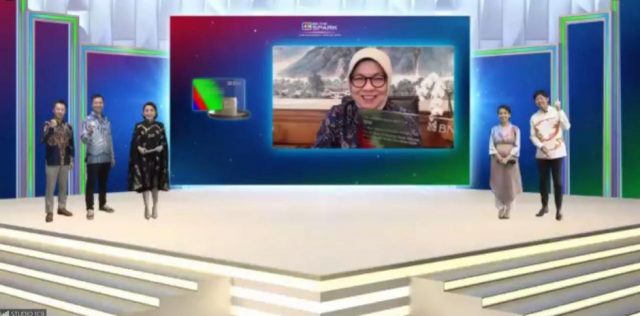Direktur Bisnis Konsumer BNI Corina Leyla Karnalies (ketiga kanan) pada JCB Indonesia Award 2020 di Jakarta, Selasa (9 Maret 2021). BNI memenangkan kategori Internasional yakni The 3rd Best of Issuing Sales Volume in Southeast Asian Countries 2020 dan kategori Indonesia sebagai Best Total Number of Cards in Circulation in Indonesia 2020. (Dok BNI)