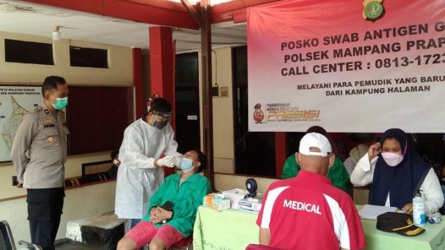 Warga Mampang dites antigen usai mudik lebaran 2021. (Ist)