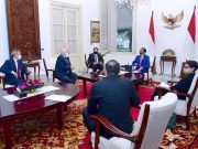 Presiden RI Joko Widodo menerima Wakil Presiden Eksekutif Komisi Eropa untuk Kebijakan Hijau Eropa dan Iklim, Frans Timmermans di Istana Bogor, Senin, 18 Oktober