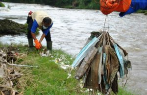 sampah plastik