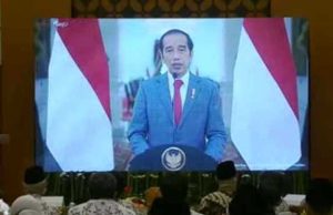 Presiden Joko Widodo (Jokowi) memberikan sambutan di Peringatan HUT Ke-76 Persatuan Guru Republik Indonesia (PGRI), Sabtu (27/11)