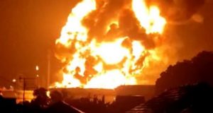 Foto kebakaran di kilang pertamina Cilacap, Jawa Tengah - Suara