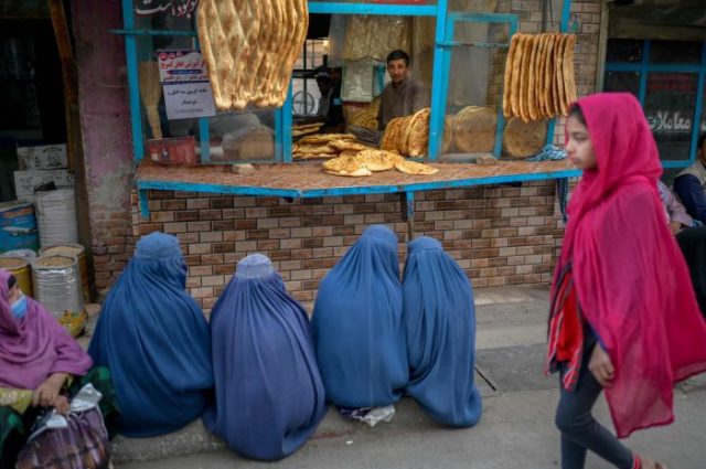 Anak Perempuan Afghanistan - AFP