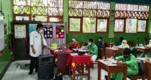Arsip foto - Sejumlah siswa mengikuti Pembelajaran Tatap Muka (PTM) terbatas di SDN 3 Manggarai, Jakarta Selatan, Jumat (9/4/2021). ANTARA/Dewa Ketut Sudiarta Wiguna.