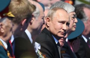 Presiden Rusia Vladimir Putin menhadiri parade militer di Red Square - AFP