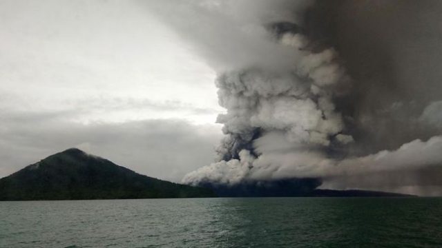 Erupsi Gunung Anak Krakatau - ( AFP/STR)