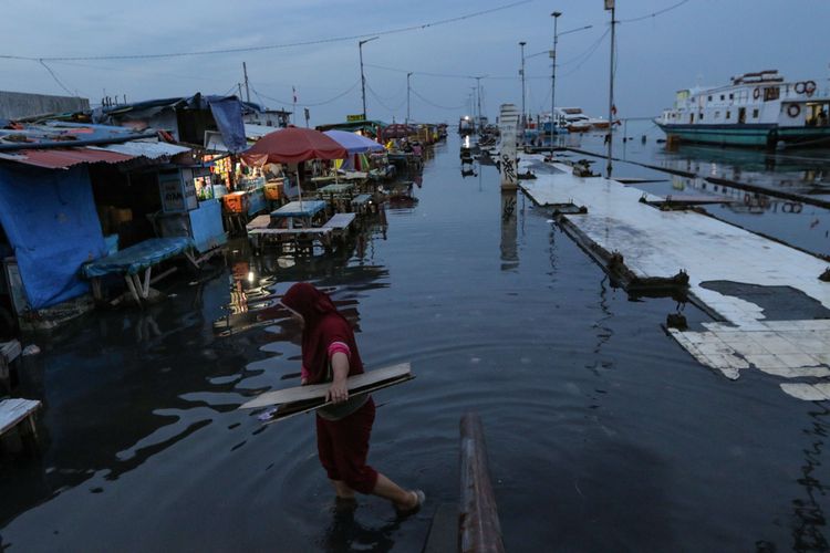 BPBD DKI Keluarkan Peringatan Banjir Rob Untuk Wilayah Pesisir Jakarta ...