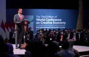 Presiden Joko Widodo menyampaikan sambutan saat menghadiri pembukaan World Conference on Creative Economy (WCCE) atau Konferensi Ekonomi Kreatif di Nusa Dua, Badung, Bali, Kamis (6/10/2022). Foto: Fikri Yusuf/Antara Foto