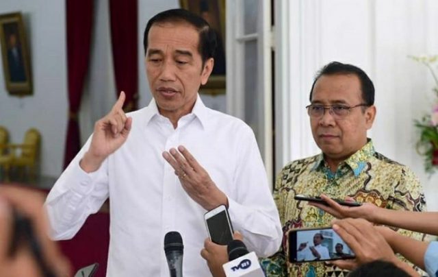 Presiden Jokowi dan Mensesneg Pratikno (Foto: Setpres)