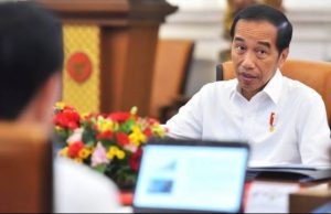 Presiden Jokowi memimpin ratas mengenai perniagaan elektronik, Senin (25/09/2023), di Istana Merdeka, Jakarta. (Sumber: Humas Setkab)