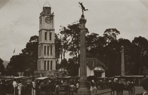 Jam Gadang pada tahun 1935 - Balai FHJ