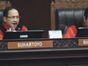 Hakim Konstitusi Suhartoyo, dilantik menjadi Ketua Mahkamah Konstitusi gantikan Anwar Usman - Kompasiana