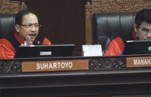 Hakim Konstitusi Suhartoyo, dilantik menjadi Ketua Mahkamah Konstitusi gantikan Anwar Usman - Kompasiana