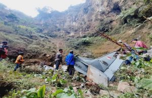 Puing-puing pesawat TNI AU jatuh di Pasuruan - Viva