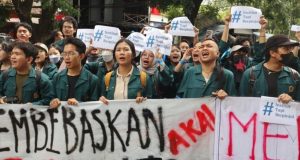 Mahasiswa ITB tolak jasa Pinjol untuk bayar kuliah - Detik