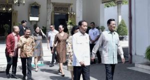 Presiden Joko Widodo bersama Sri Sultan Hamengkubuwono X di Keraton Yogyakarta, Foto Biropers Sekpres