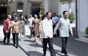 Presiden Joko Widodo bersama Sri Sultan Hamengkubuwono X di Keraton Yogyakarta, Foto Biropers Sekpres