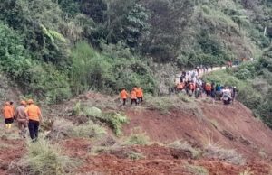 Longsor melanda Jalan Poros Desa Bonglo, Kecamatan Bastem Utara, Kabupaten Luwu, Sulsel, Senin (26/2/2024). Dok BPBD Sulsel)