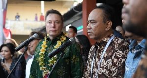 Elon Musk pemilik medsos X dan Menkominfo Budi Arie Setiadi (Foto: dok. Kementerian Kominfo), elaelo