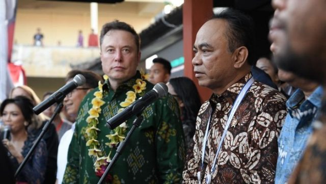 Elon Musk pemilik medsos X dan Menkominfo Budi Arie Setiadi (Foto: dok. Kementerian Kominfo), elaelo