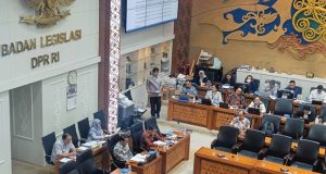 Rapat pleno Badan Legislasi DPR terkait revisi Undang-Undang Kementerian Negara di Gedung Parlemen, Senayan - Jakarta, Kamis (16/5/2024).