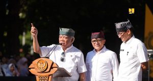 Menteri Pekerjaan Umum dan Perumahan Rakyat (PUPR) Basuki Hadimuljono saat menghadiri acara Banyuwangi Etno Carnival 2024. (Sumber: web PUPR)