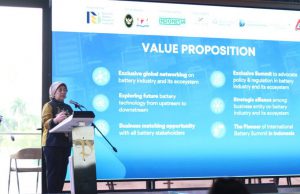 Evvy Kartini selaku penyelenggara International Battery Summit (IBS) 2024 dan Founder National Battery Research Institute dalam jumpa pers di Jakarta. (SULINDO/IQYANUT TAUFIK)