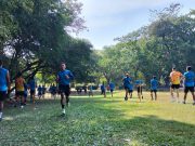 Arema FC Saat Latihan di area Kebun Raya Purwodadi. (Foto: Sulindo/Wien)