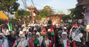 Koalisi Masyarakat Pasuruan saat Menggelar Aksi di Masjid Cheng Hoo Pandaan. (Foto: Sulindo/Wien)