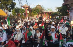 Koalisi Masyarakat Pasuruan saat Menggelar Aksi di Masjid Cheng Hoo Pandaan. (Foto: Sulindo/Wien)