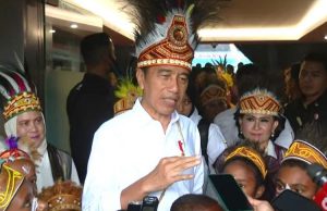 Presiden Joko Widodo saat memberikan keterangan usai menghadiri puncak peringatan Hari Anak Nasional (HAN) 2024 di Istora Papua Bangkit, Kota Jayapura, Provinsi Papua pada Selasa (23/7/2024).(Dok. Sekretariat Presiden )