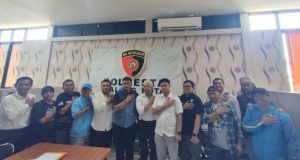 Pertemuan Polresta Bandung, Polresta Malang bersama Arema FC dan Presidium Aremania di Mapolresta Malang. (Foto: Sulindo/Wien)