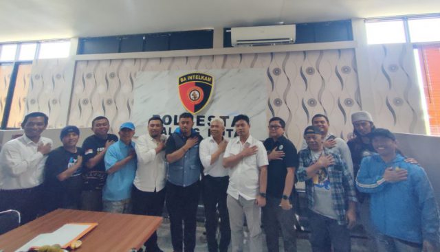 Pertemuan Polresta Bandung, Polresta Malang bersama Arema FC dan Presidium Aremania di Mapolresta Malang. (Foto: Sulindo/Wien)