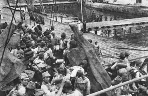 Tentara Jepang saat mendarat di Pulau Kalimantan.(WIKIMEDIA COMMONS)