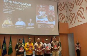 bedah buku berjudul “Inche Abdoel Moeis, Pejuang Nasionalis Tanpa Pamrih” di Gedung Prof Masjaya, Universitas Mulawarman, Samarinda, Rabu 4 September 2024 - Foto: Istimewa.