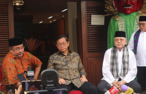 Pramono Anung dan Rano Karno saat bersilaturahmi ke Mantan Gubernur DKI, Fauzi Bowo atau akrab dipanggil Foke, di Museum MH Thamrin Jakarta Pusat. (Foto: Sulindo/Iqyanut Taufik)