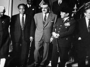 Para pimpinan negara penggagas Gerakan Non-Blok dalam Konferensi Belgrade (1961), dari kiri ke kanan: PM India Jawaharlal Nehru, PM sekaligus Preiden Ghana Kwame Nkrumah, Presiden Mesir Gamal Abdel Nasser, Presiden Indonesia Soekarno, dan Presiden Yugoslavia Josip Broz Tito.(Dok. Non-Aligned Movement)