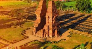 Candi Wringin Lawang, Gerbang Masuk Kerajaan Majapahit. (foto: Sulindo)