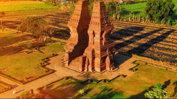 Candi Wringin Lawang, Gerbang Masuk Kerajaan Majapahit. (foto: Sulindo)