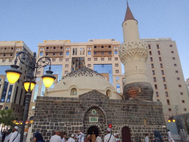 Masjid Abu Bakar As-Shiddiq di Madinah. (foto: Sulindo/Iqyanut Taufik)