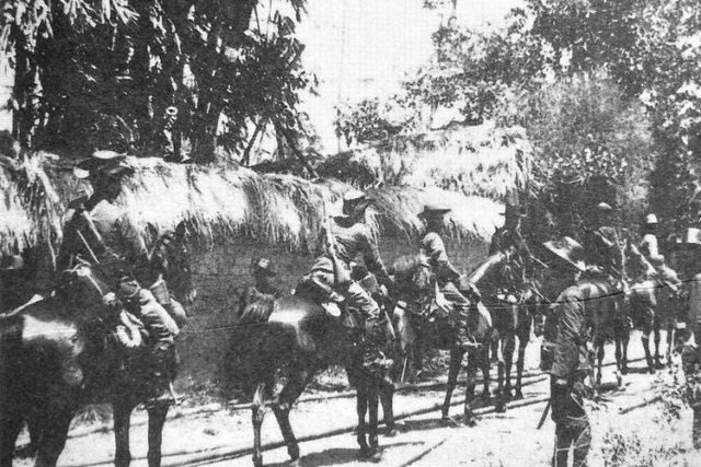 Kavaleri Belanda di Sanur, Bali tahun 1906 (Bali Chronicles (2004)