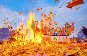 Festival Bakar Tongkang. (Kemenparekraf)