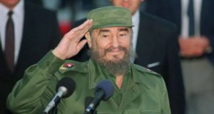 Dikenal sebagai ikon revolusioner, Fidel Castro memerintah Kuba selama 49 tahun. Meski menerapkan komunisme di negaranya, dia telah bertemu dengan pemimpin umat Katolik sebanyak tiga kali. (Sumber: Good Morning America)